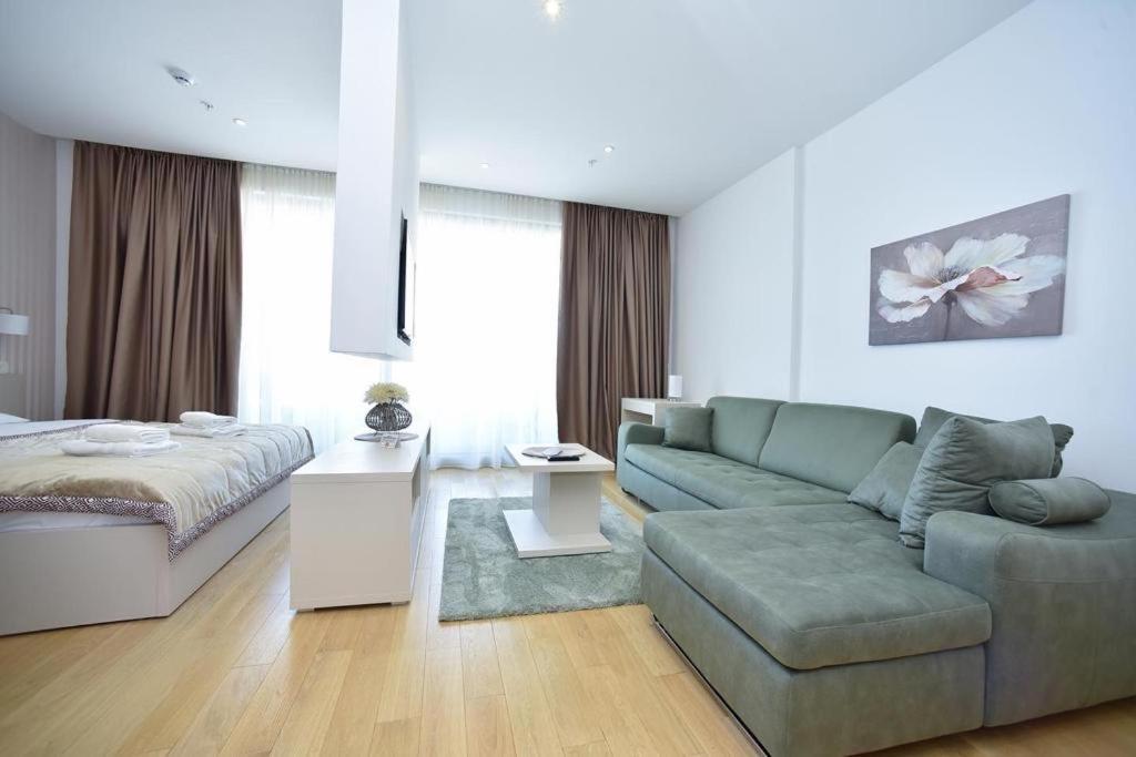 Deta Wow Apartment Budva