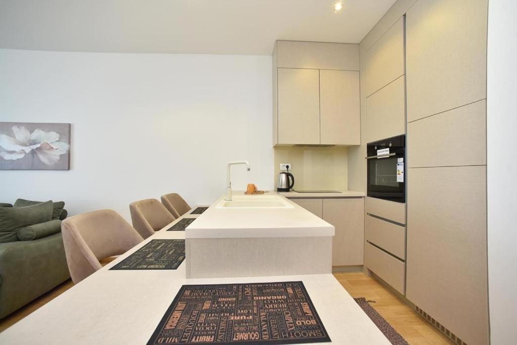 Deta Wow Apartment Budva
